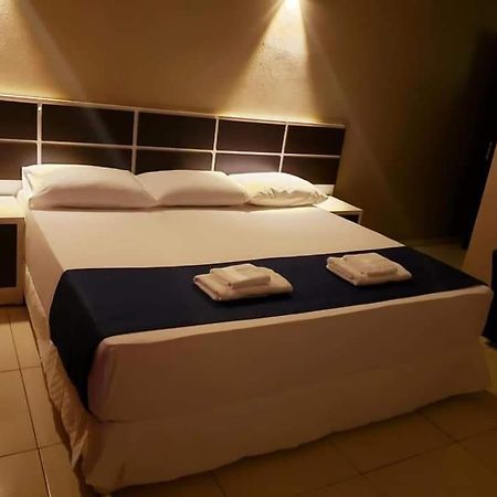 Hotel Llamosas Сьюдад-дель-Эсте Экстерьер фото